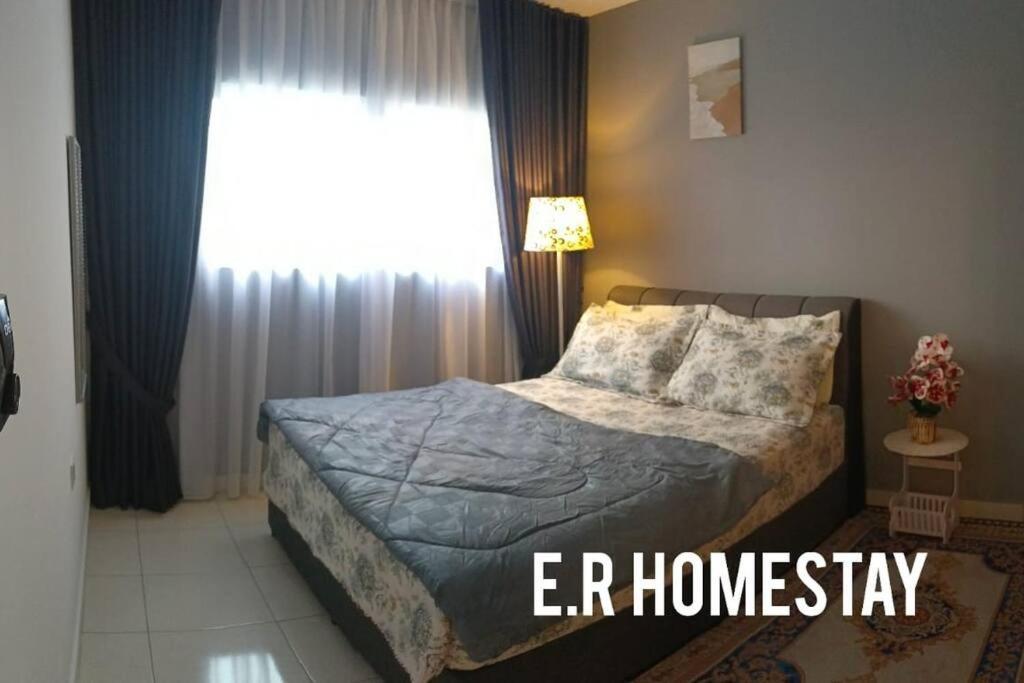 E. R Homestay 3R2B Nearby Klia Sepang Zewnętrze zdjęcie