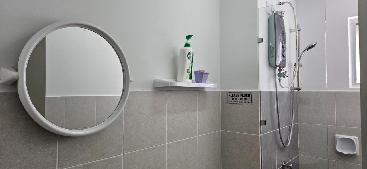 E. R Homestay 3R2B Nearby Klia Sepang Zewnętrze zdjęcie